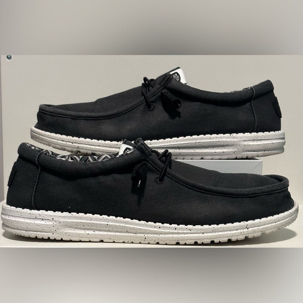 Hey Dude Wally Stretch Canvas 11M Black/White EUC